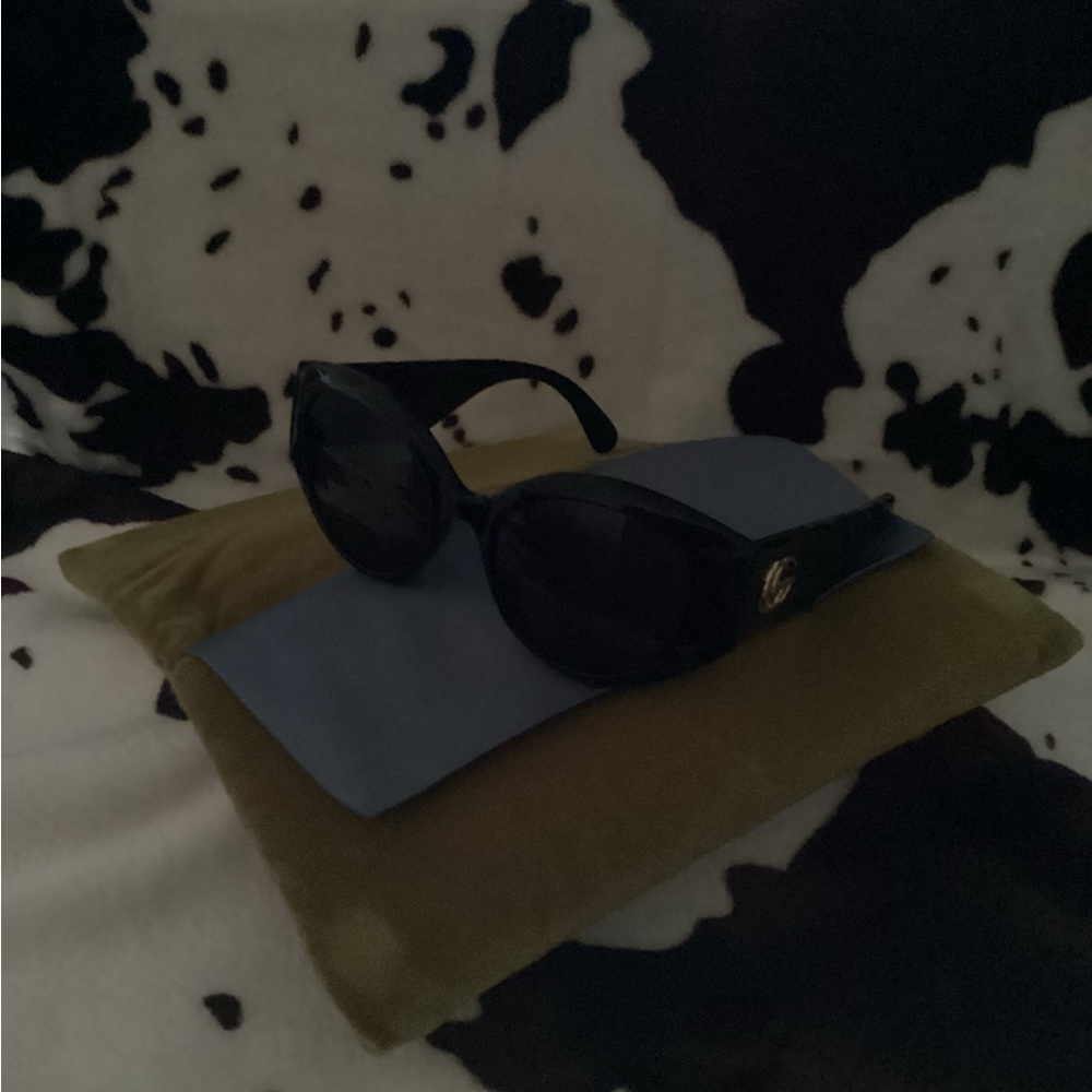 💋😎Gucci Sunglasses💕😎 - Picture 8 of 10